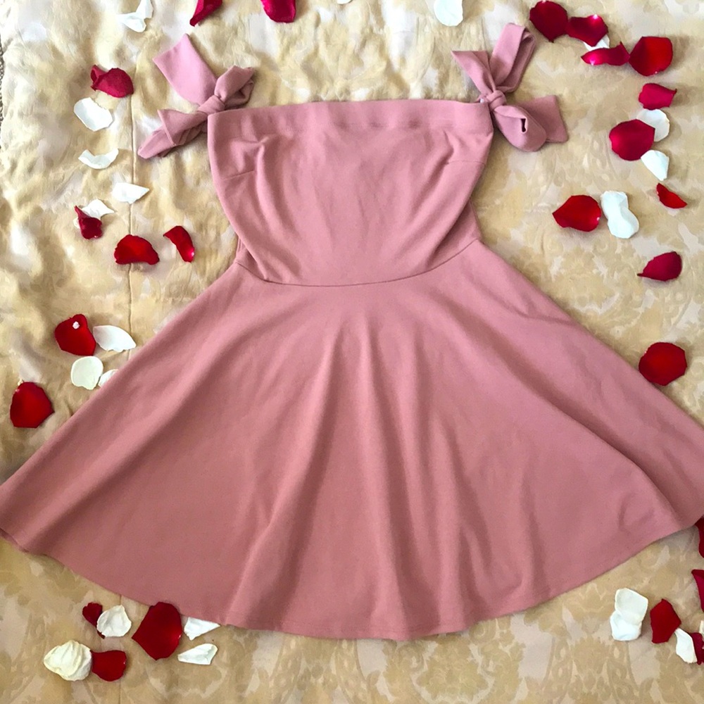adorable rose pink mini dress with ribbons